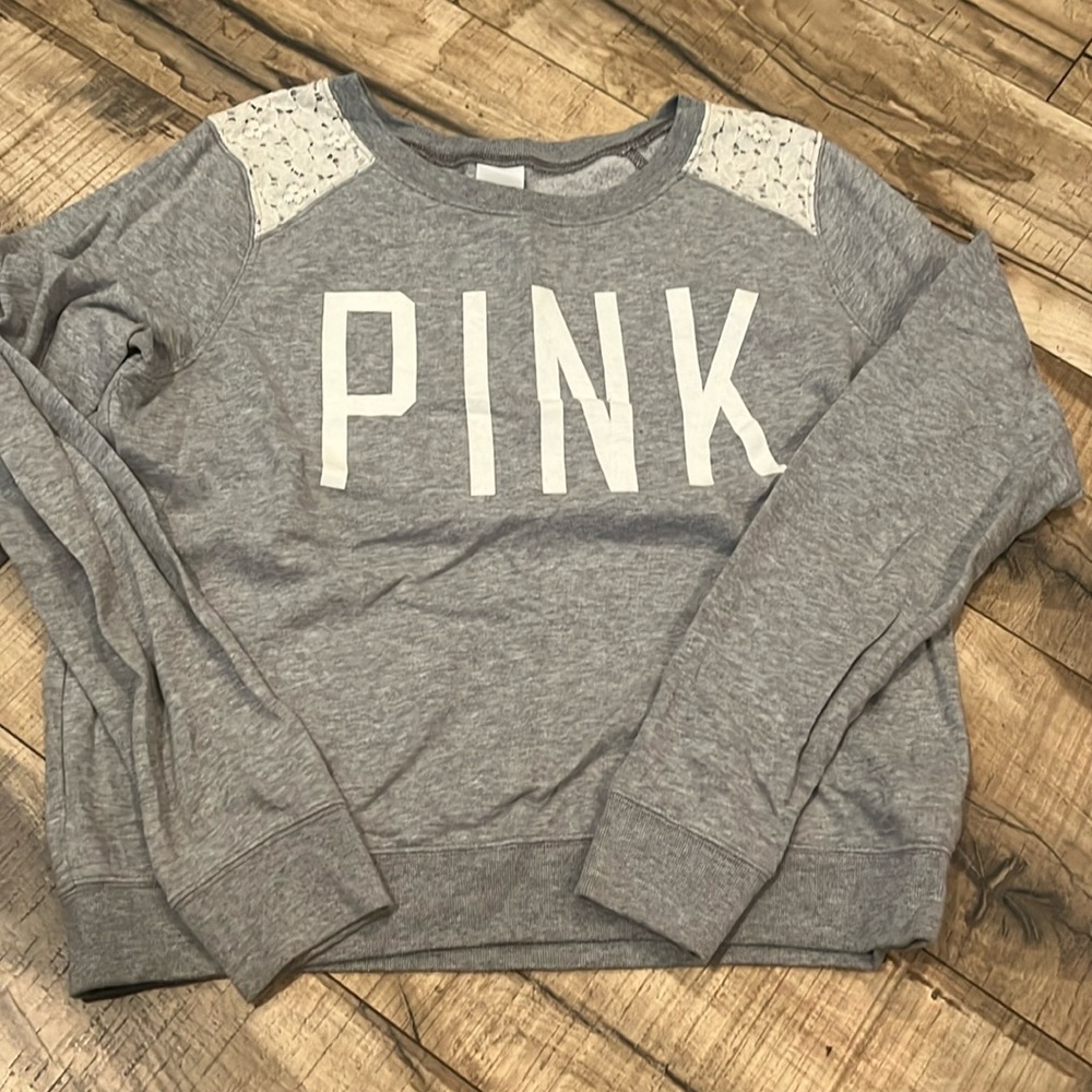 Gray logo VS pink sweatshirt crew neck sz small